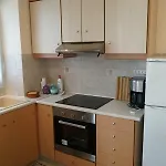 شقة Gialos