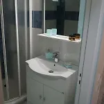 شقة Gialos
