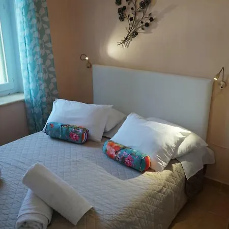 Gialos Apartment *